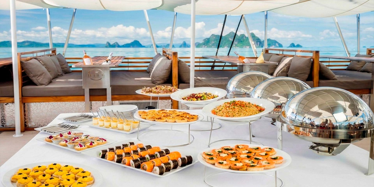 Аренда Party Catamaran 74ft на Пхукете